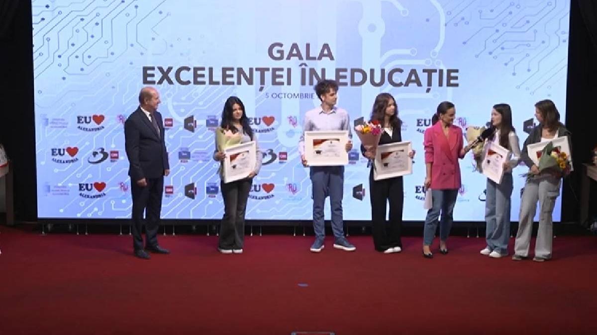 performanta are chipuri si nume gala excelentei in educatie o sarbatoare a celor mai buni elevi si dascali din alexandria