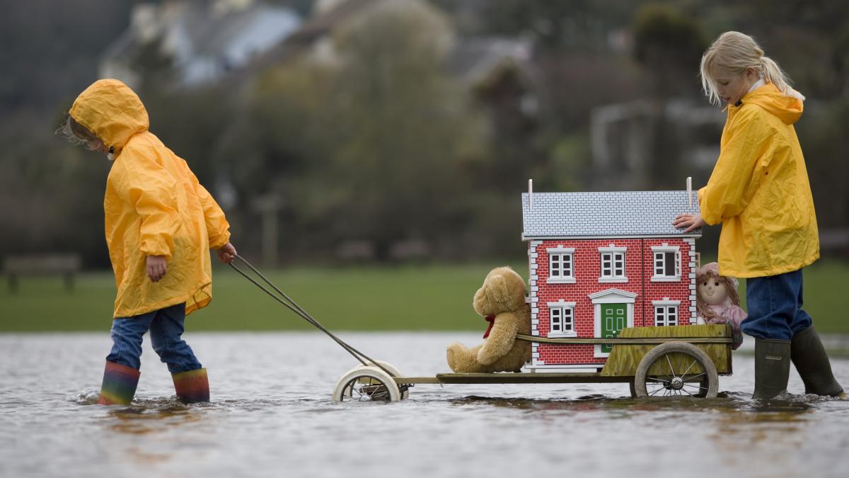 scolile gradinitele si cresele din constanta vor fi inchise miercuri din cauza codului rosu angajatii isu chemati din ziua libera