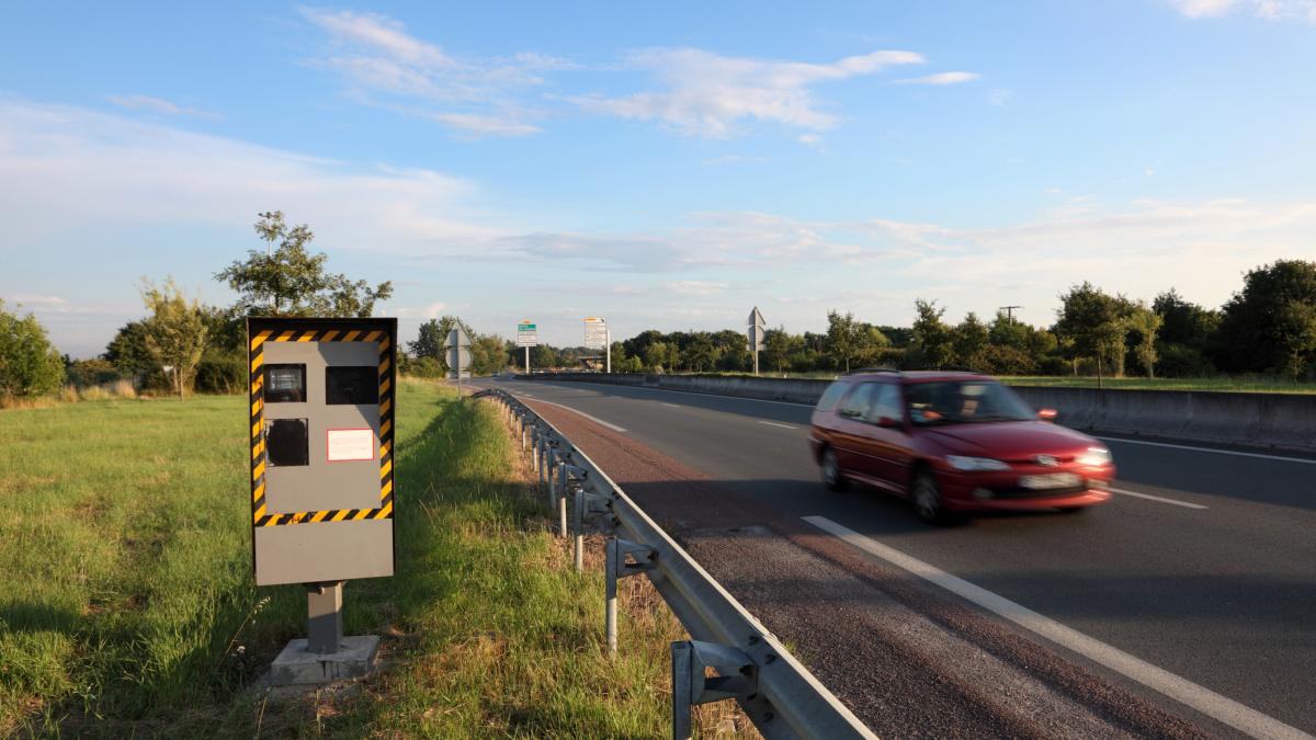 un sofer care trecerea granita pentru benzina mai ieftina a fost prins de radar de 16 ori intr o zi pe acelasi drum in belgia