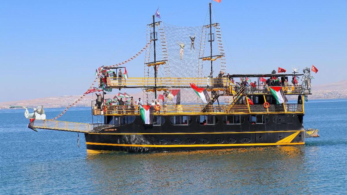 nave cu ajutoare pentru gaza oprite de israel flotila noastra nu reprezinta niciun pericol