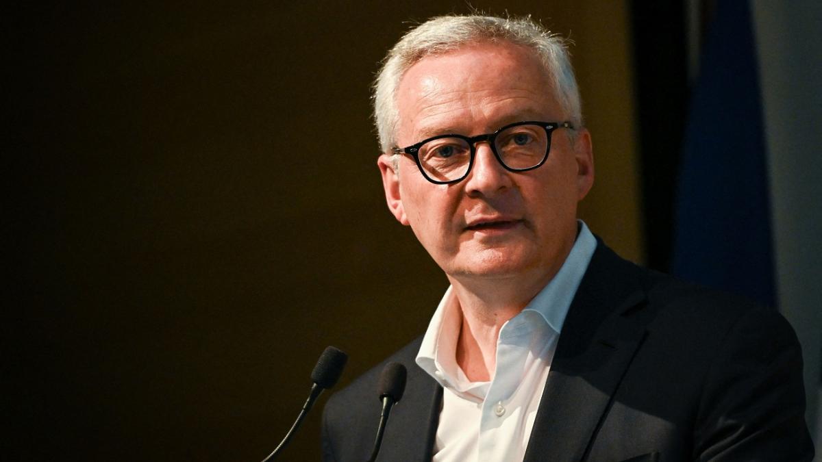 o centralista i a inchis telefonul ministrului francez al apararii cand a sunat sa salveze guvernul nu stiu cine sunteti domnule