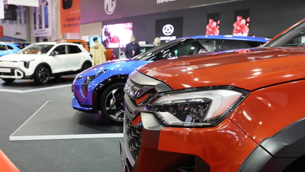 salonul auto bucuresti si a deschis portile cel mai asteptat eveniment auto din romania