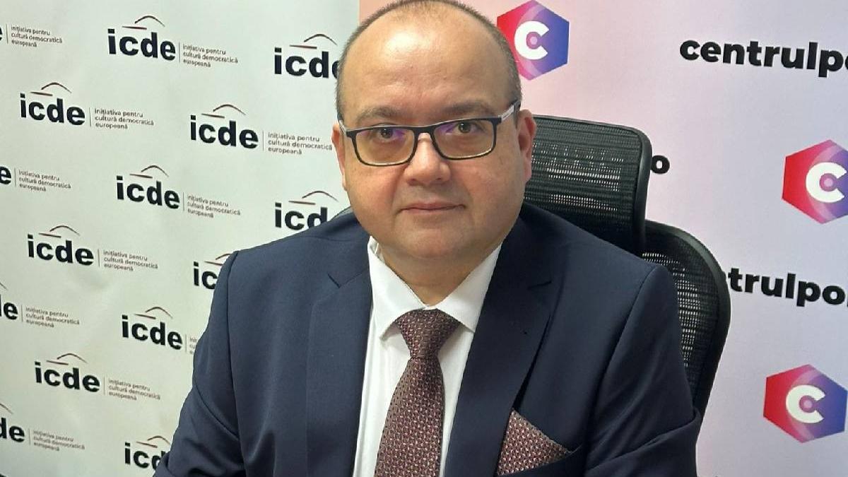 valentin naumescu centrul politic