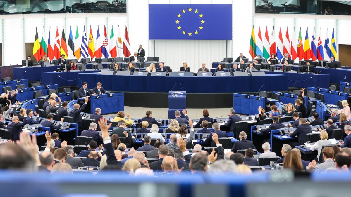 parlamentul european respinge motiunile de cenzura impotriva comisiei von der leyen