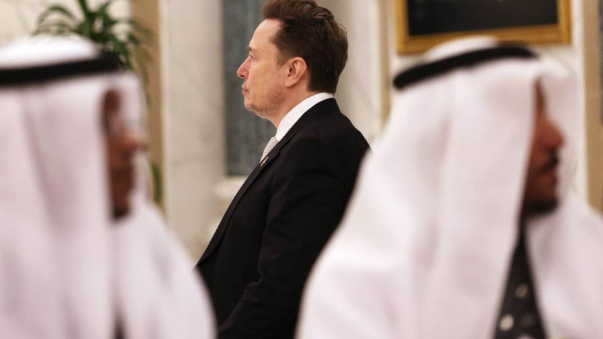 reteaua invizibila cum a ajuns arabia saudita sa spioneze pe twitter si sa cumpere influenta in silicon valley