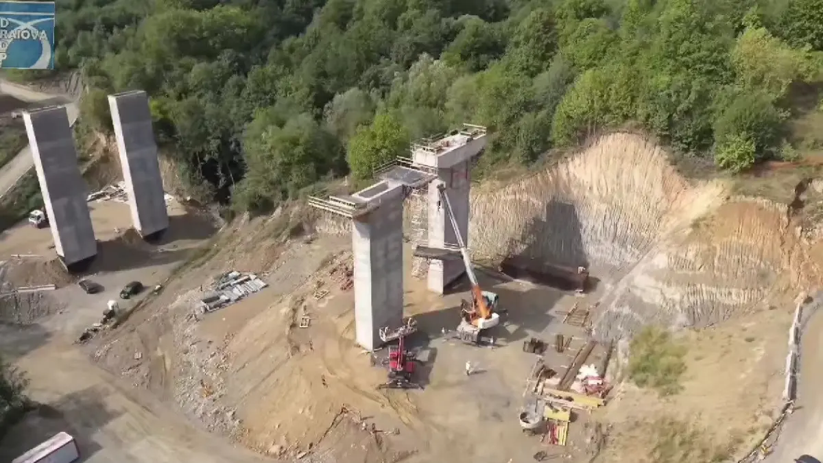romania plateste anual 11 miliarde de euro pe dobanzi bolojan cu tot creditul luat anul asta am face 2 500 de km de autostrada