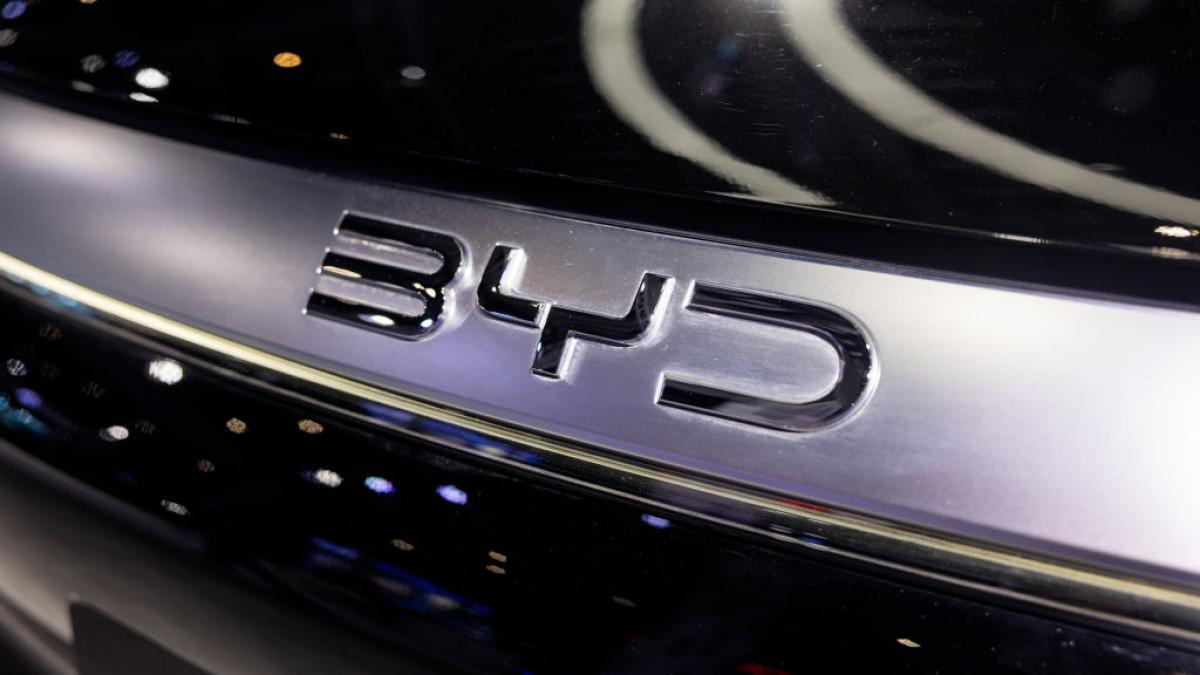 romanii lasa in urma motorul termic surpriza toamnei vine de la byd care recupereaza teren