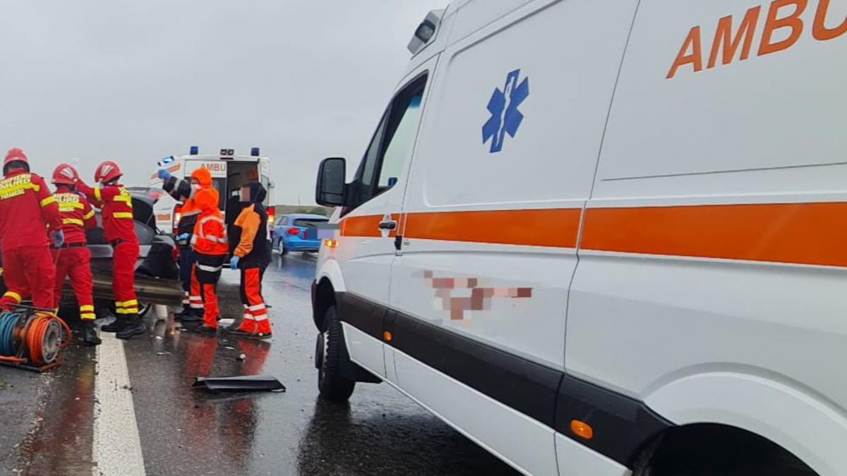 carambol cu cinci masini si un tir pe autostrada a1 sunt doi raniti circulatia este oprita pe sensul bucuresti pitesti