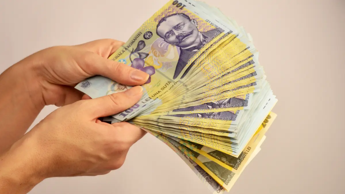 fitch crede ca deficitul bugetar al romaniei se va reduce pana la 8 5 din pib in 2025