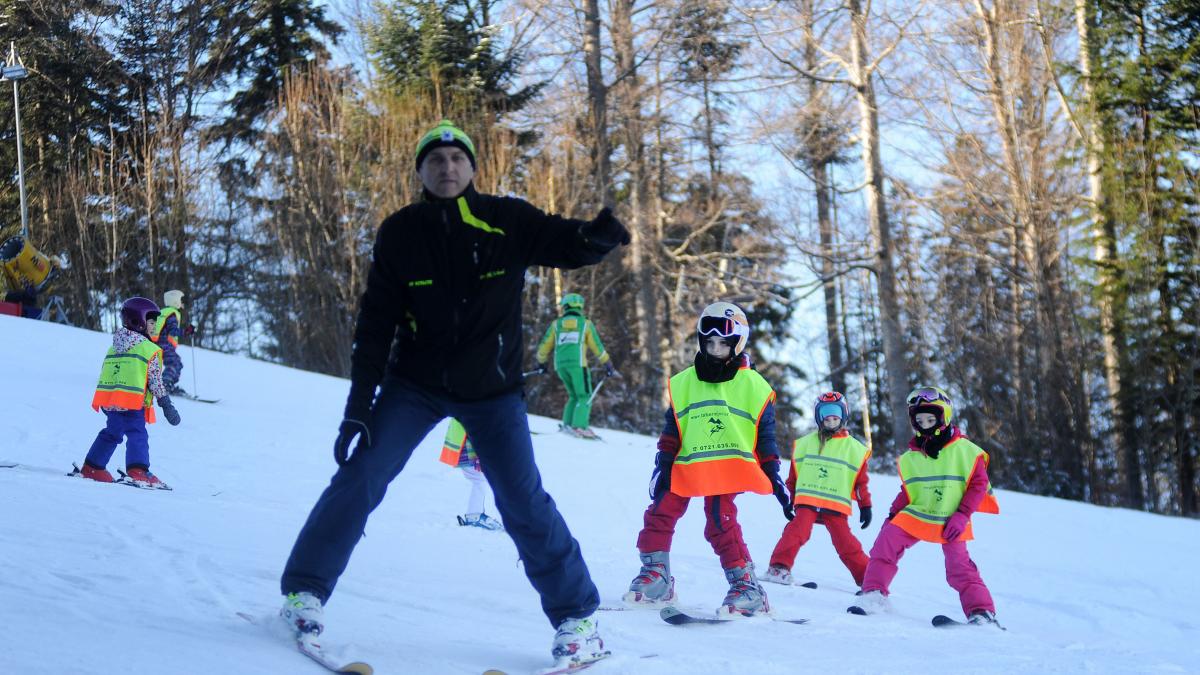 vacanta de schi 2026 inspectoratele scolare au decis cand vor avea elevii o saptamana libera in fiecare judet din tara