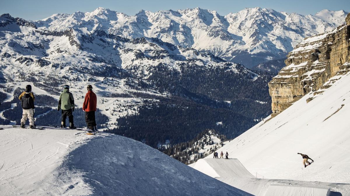 daca vrei sa te duci in vacanta in dolomiti s ar putea sa nu fii primit prima statiune din italia care ia masuri contra turistilor