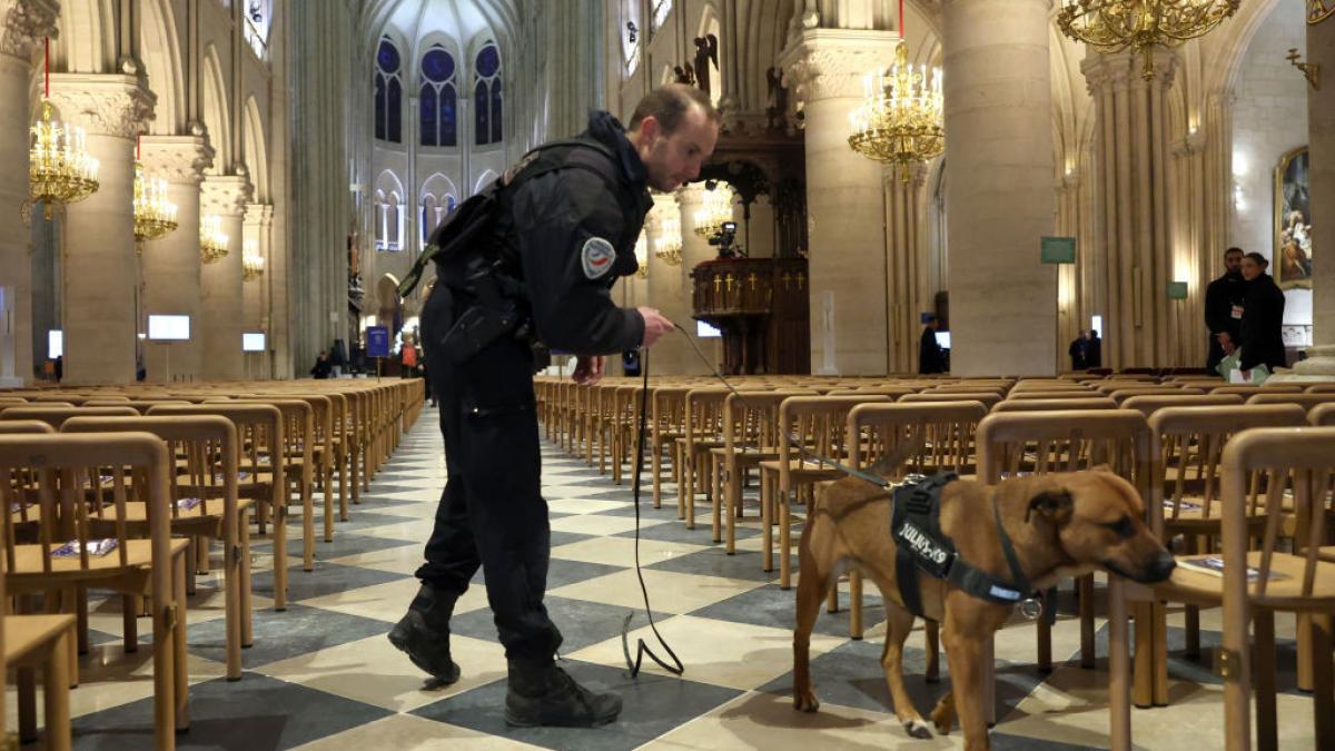 vor face un macel nu deschideti catedrala autoritatile din paris au fost avertizate ca va avea loc un atentat la notre dame