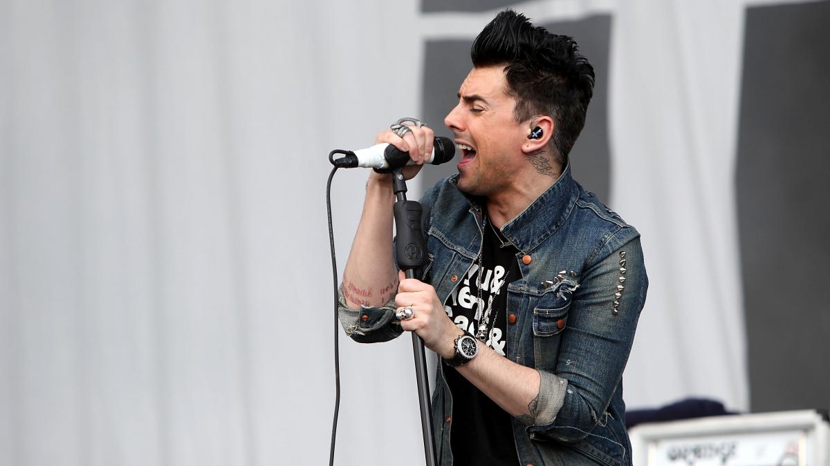 un cunoscut artist britanic a fost ucis in inchisoare de alti doi detinuti din cauza faptelor grave pe care le a comis