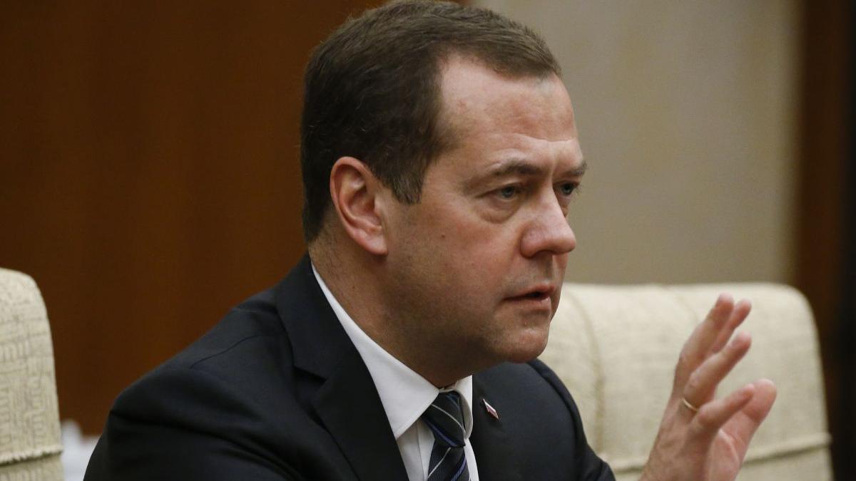 medvedev il ameninta pe trump in scandalul rachetelor tomahawk ar putea sa se termine prost pentru el insusi