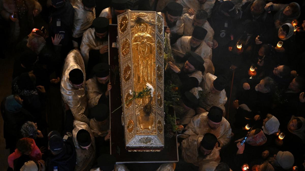 sfanta cuvioasa parascheva 2025 ce semnificatie are sarbatoarea cu cruce rosie din 14 octombrie