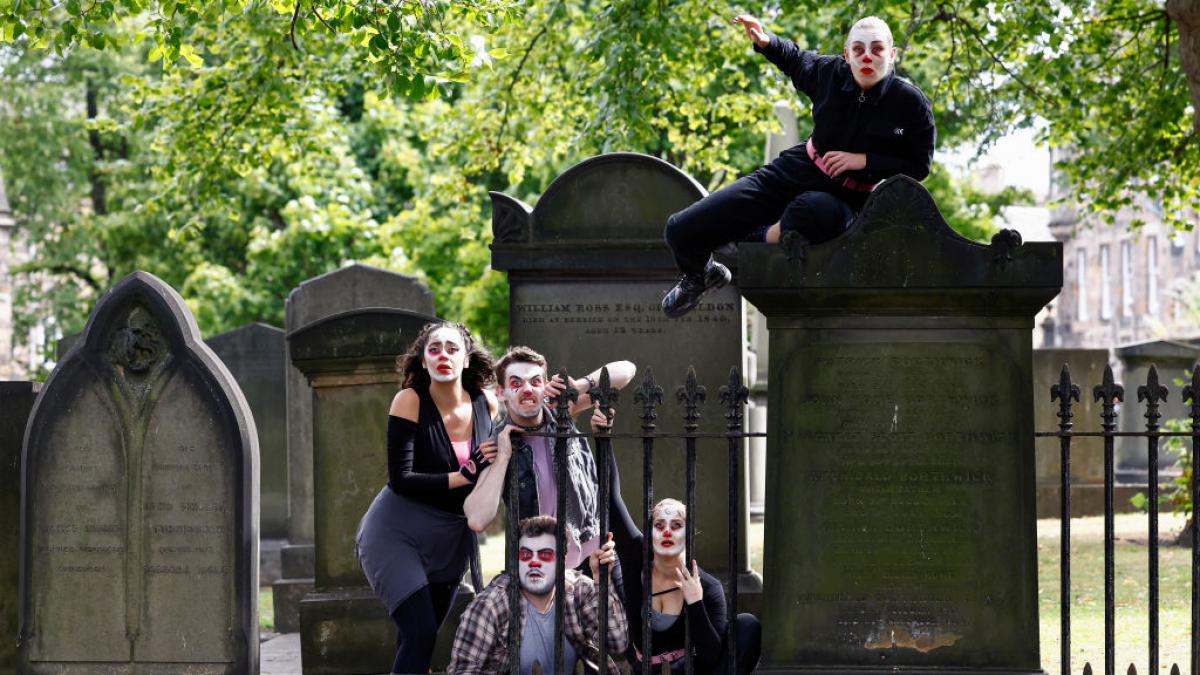 vacante printre morminte noul trend bizar din turism care sunt cele mai frumoase cimitire de vizitat in europa