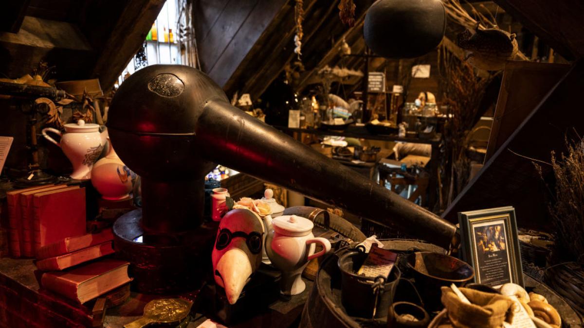 verifica ti dulapul cu vechituri obiecte banale cumparate in anii 2000 jocuri sau telefoane pot sa ti plateasca pensia sau creditul