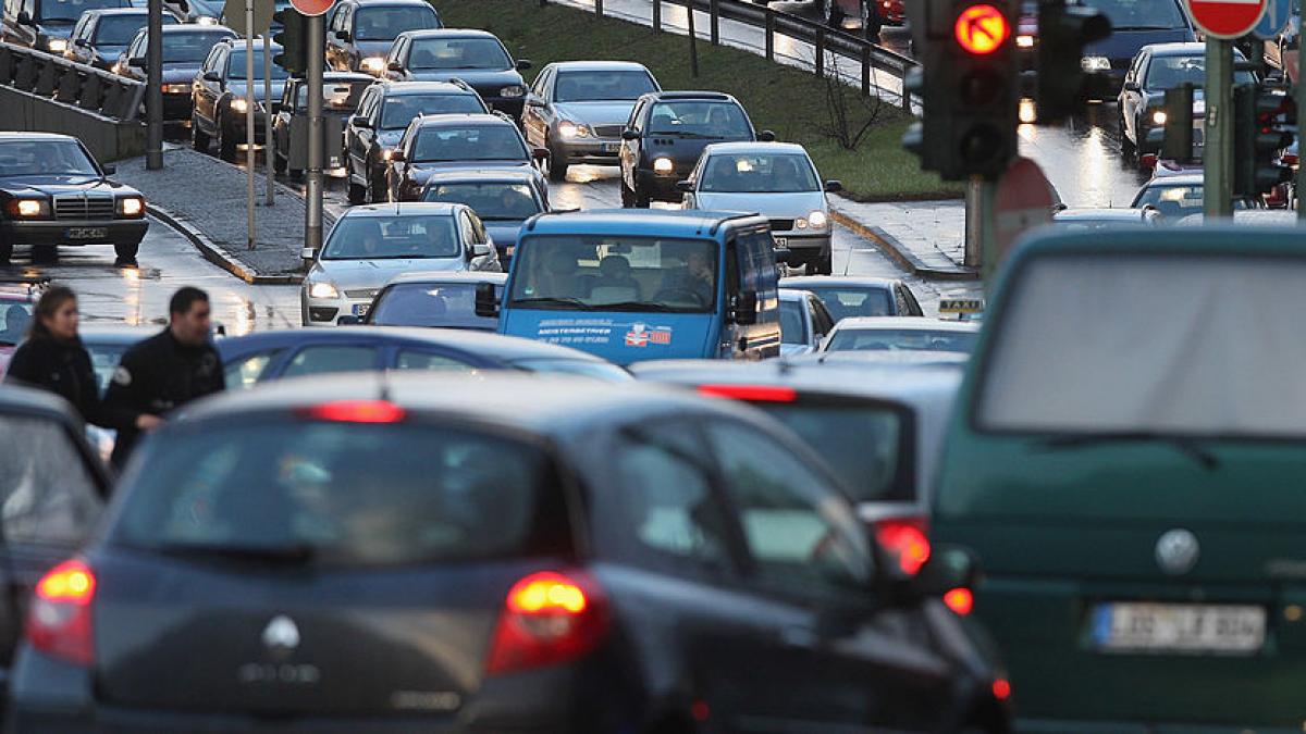 modificari la codul rutier apare permisul de conducere digital pentru parcare neregulamentara va fi sanctionat proprietarul