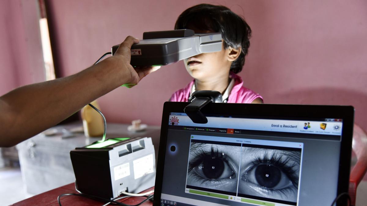 viata ta este urmarita la fiecare pas cum functioneaza aadhaar sistemul big brother din india care a divizat societatea