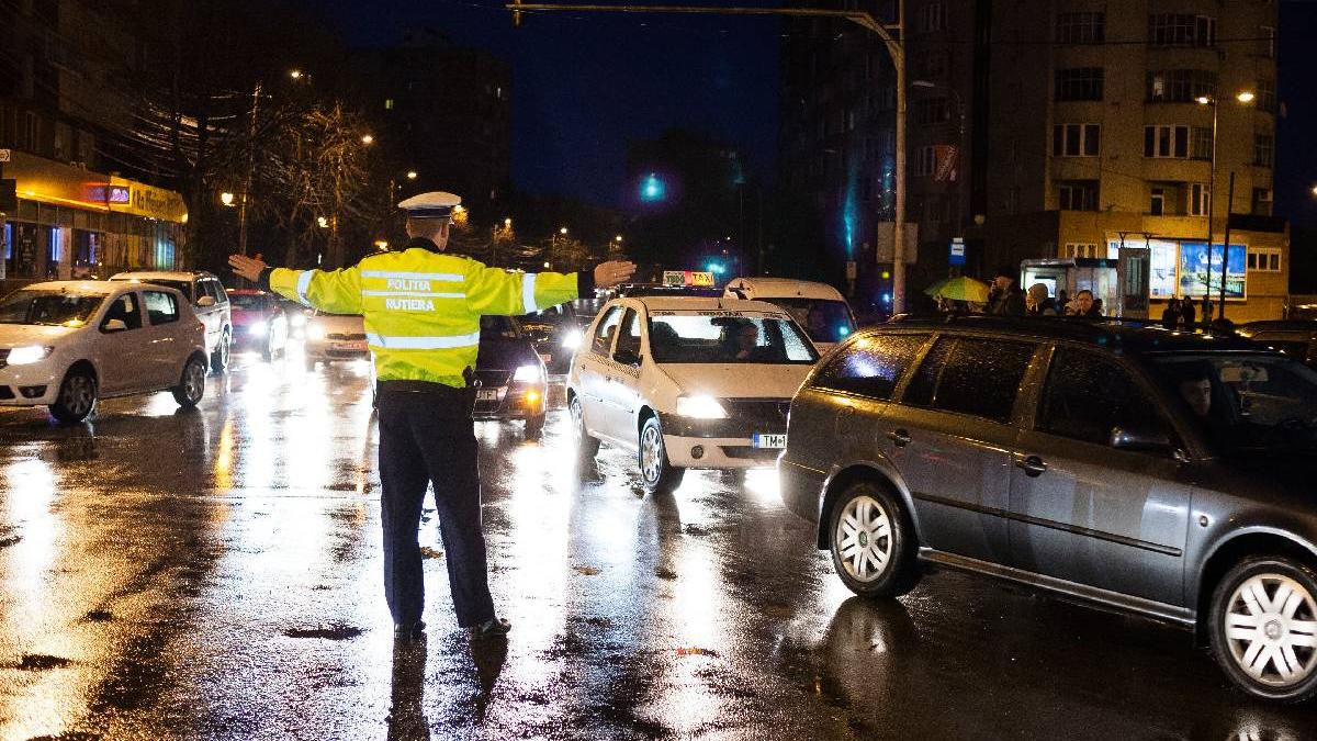 all inclusive la infractiuni un sofer de 70 de ani a fost surprins in trafic beat fara permis si cu numere false