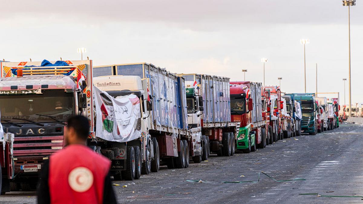 israelul redeschide punctul de trecere rafah pentru ajutorul umanitar trimis in fasia gaza 600 de camioane vor intra in eclava