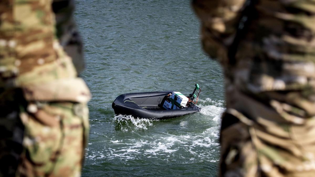 nato isi invata soldatii de elita sa construiasca drone maritime o abilitate speciala pe care doar operatorii sof o pot gestiona