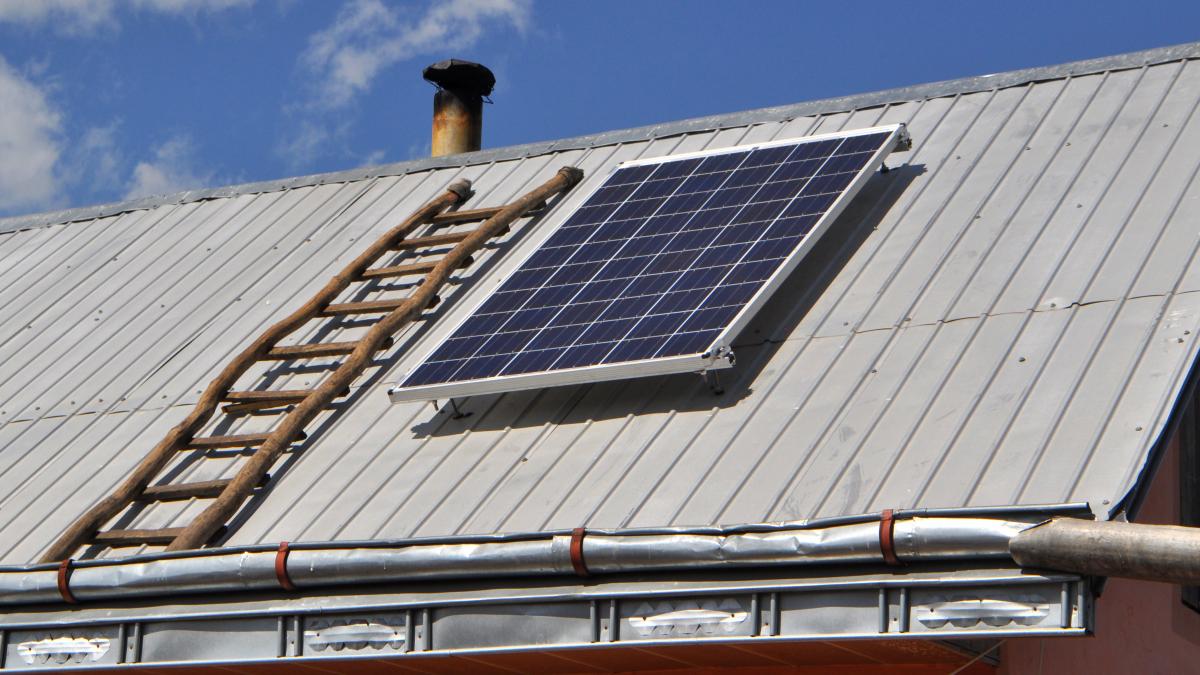 parlamentul a adoptat legea care modifica regulile pentru prosumatori creste limita pentru compensare calitativa