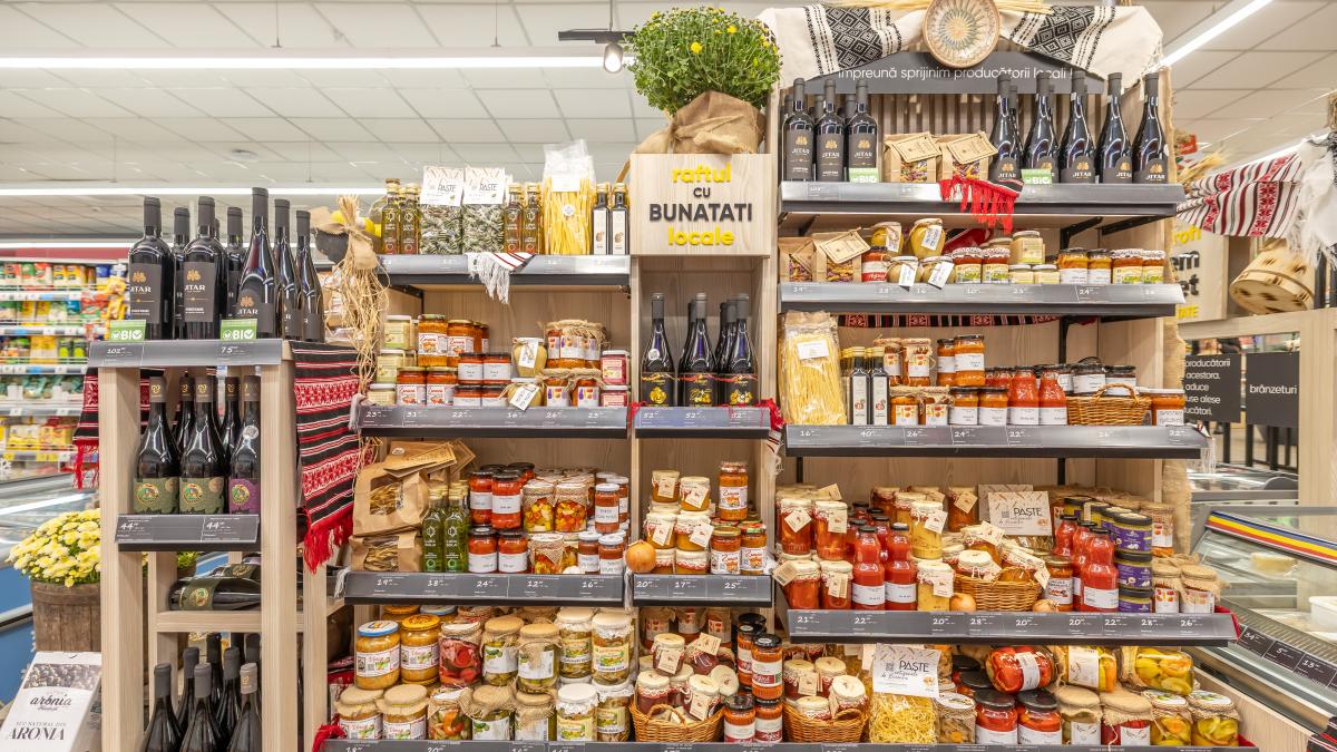 raftul cu bunatati locale este de acum si in bucuresti