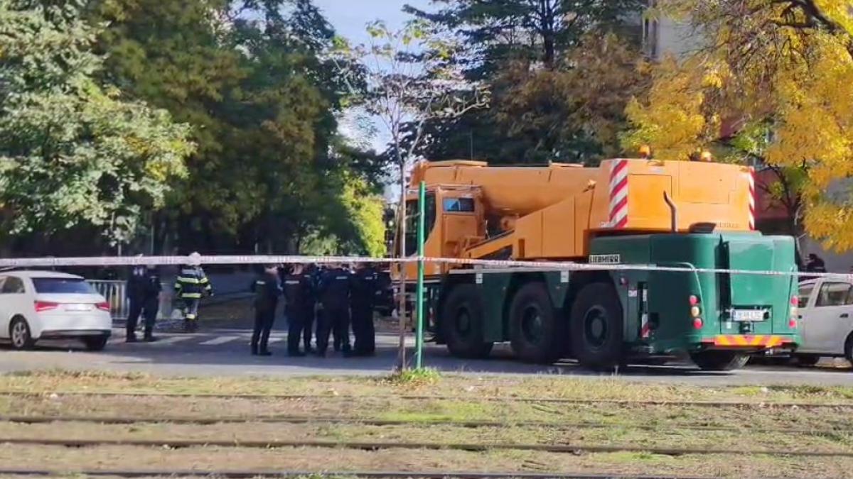 corpul gravidei ucise in explozia din rahova extras cu doua macarale dintre ruine risc iminent de prabusire