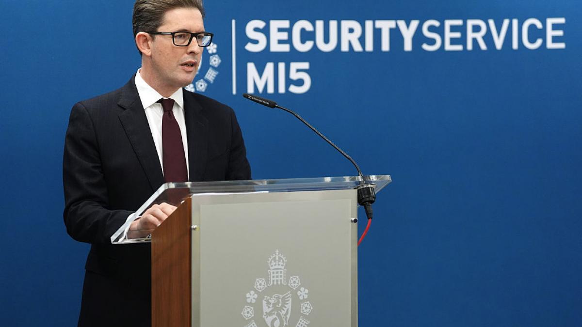 seful mi5 avertizeaza teroristi in devenire incep sa foloseasca ai pentru propaganda cercetarea armelor si identificarea tintelor