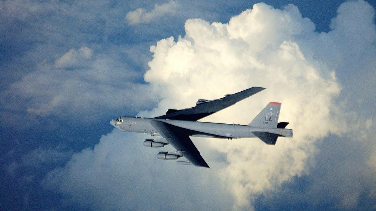 trump trimite bombardiere nucleare sa ameninte venezuela este o demonstratie de forta