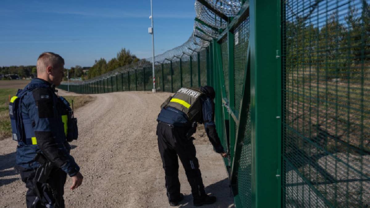 granicerii polonezi au descoperit un tunel care lega belarusul de polonia la ce era folosit