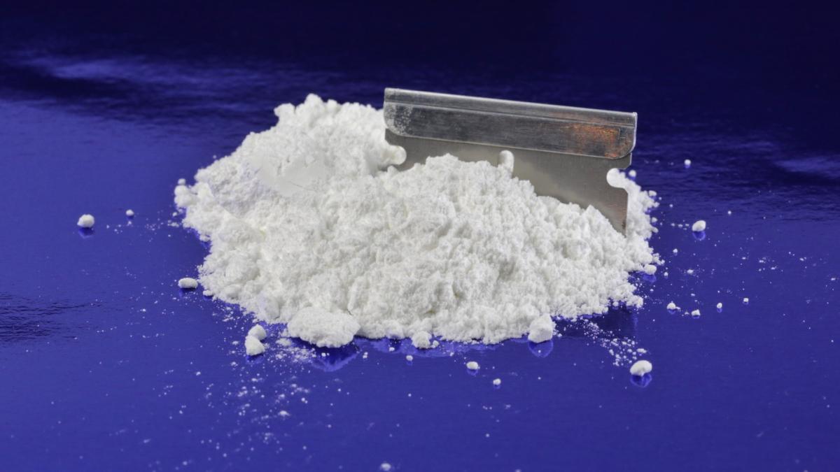 fbi a ars din greseala o cantitate mare de metamfetamina iar angajatii au ajuns la spital