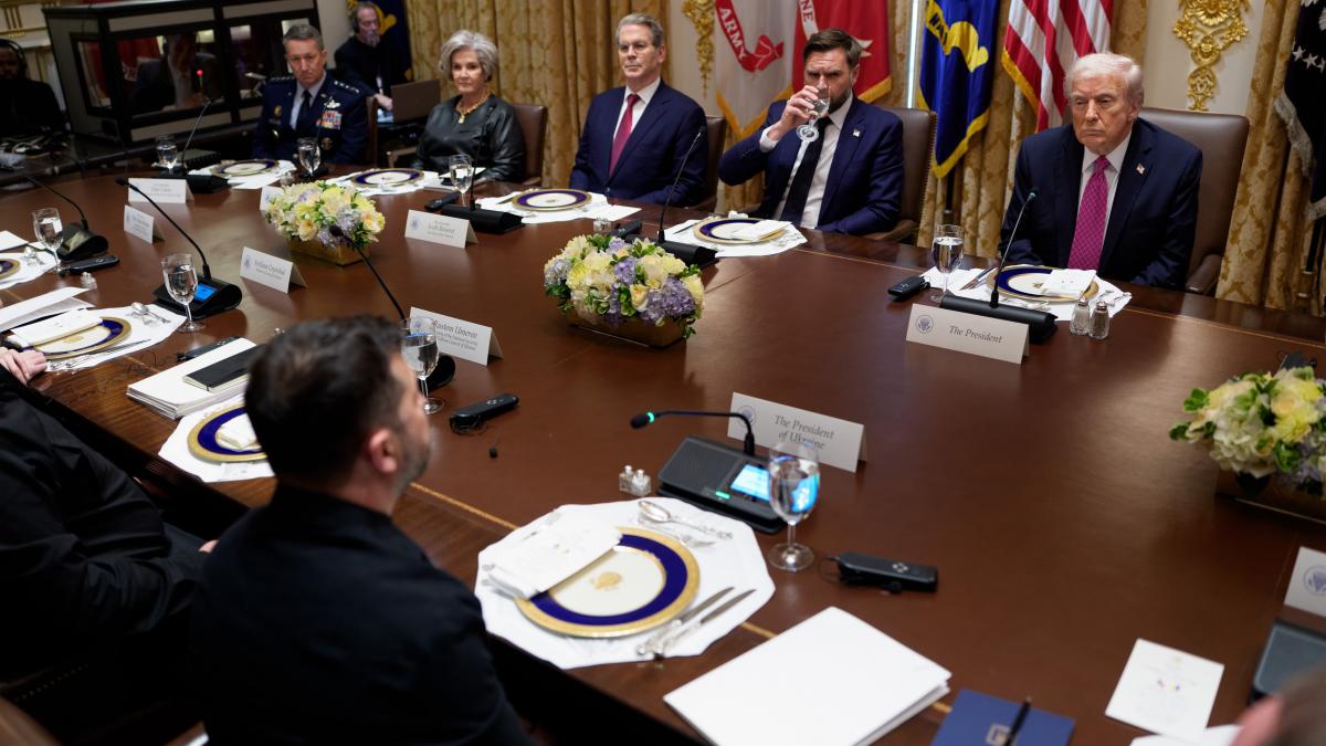 ft culisele intalnirii de la casa alba trump a tipat la zelenski si i a cerut sa cedeze donbas daca nu va fi distrus