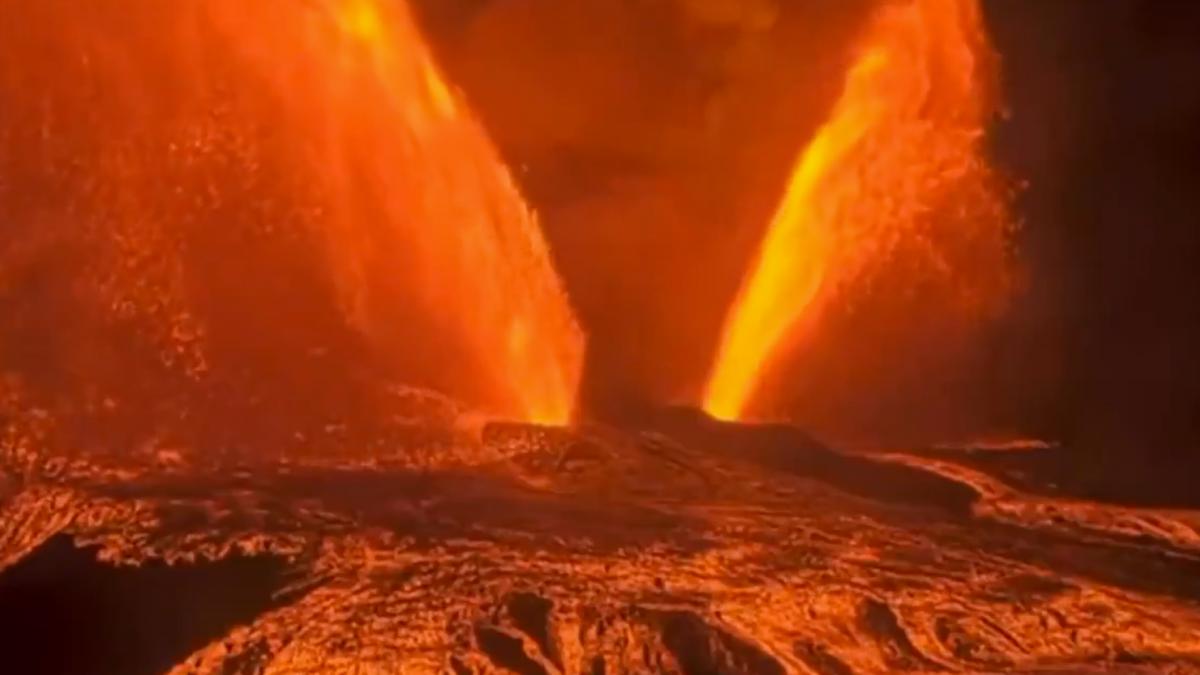 imagini spectaculoase din hawai unde vulcanul kilauea a erupt iar jeturile de lava au fost mai inalte ca empire state building