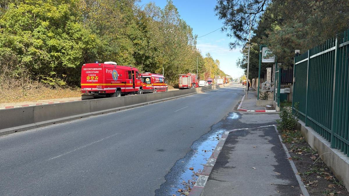 incendiu in pipera din cauza unei scurgeri de gaz au ars trei masini iar oamenii din blocul din apropiere au fost evacuati