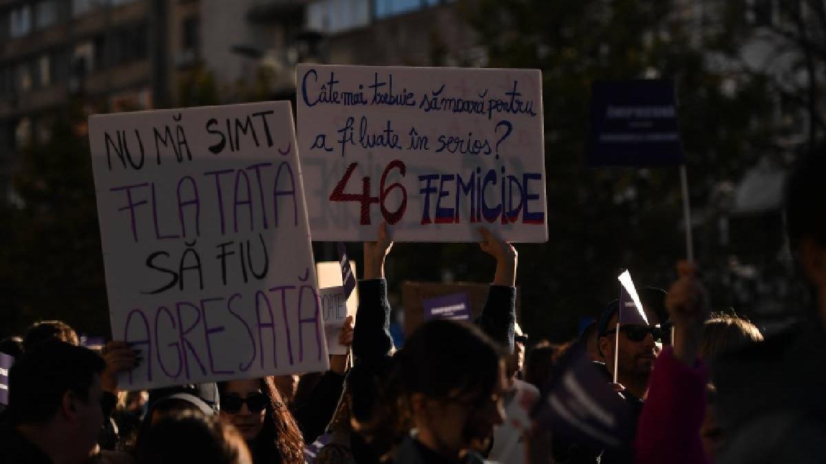 mii de oameni au participat la marsul impreuna pentru siguranta femeilor organizat in bucuresti