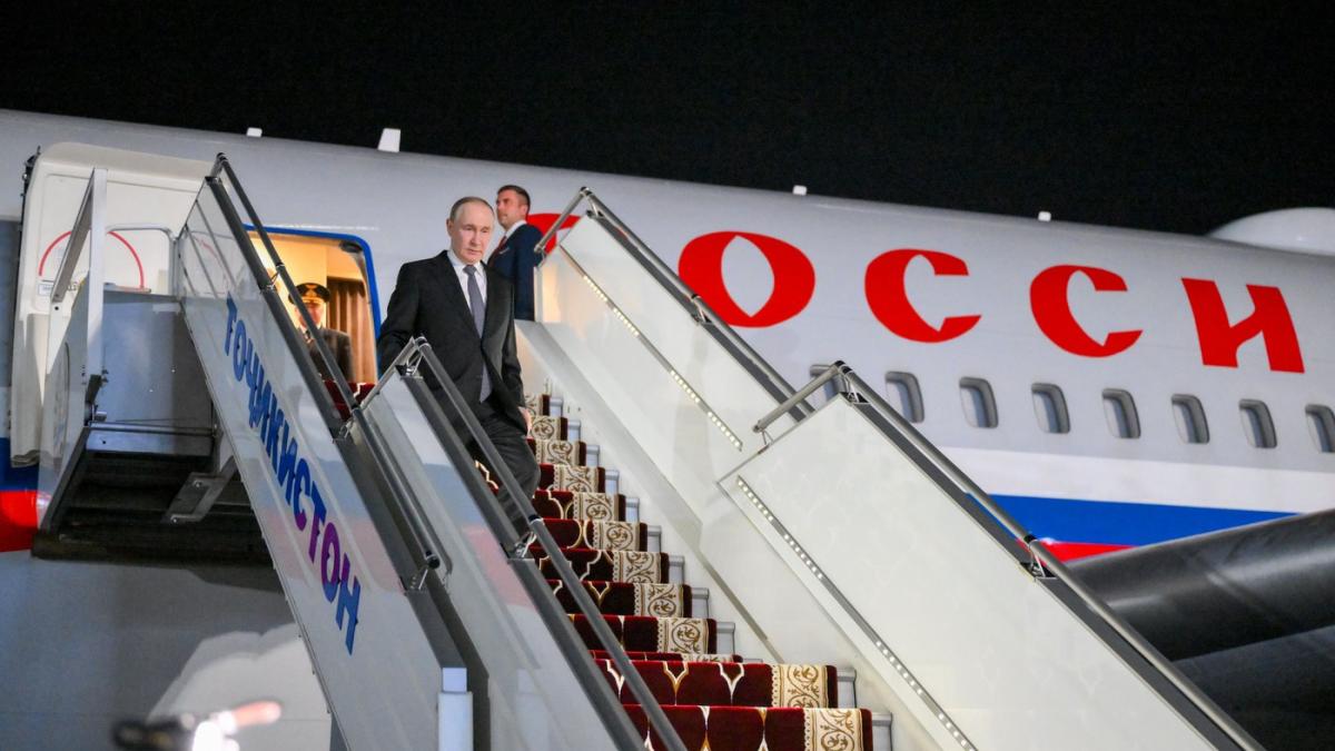 bulgaria anunta ca e dispusa sa i permita lui putin sa traverseze spatiul sau aerian pentru a ajunge la budapesta