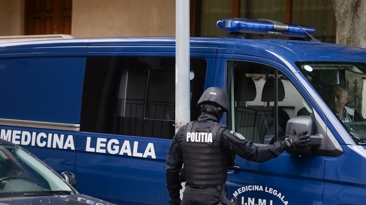 inca un femicid in romania un barbat din dolj si a omorat sotia cu toporul a aruncat o in fantana apoi s a sinucis