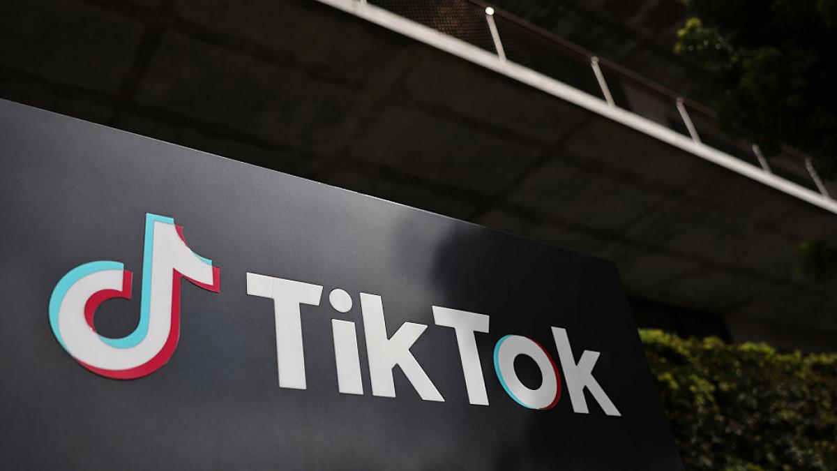 doi oameni au fost obligati sa se casatoreasca dupa ce au postat un videoclip pe tiktok in care se sarutau