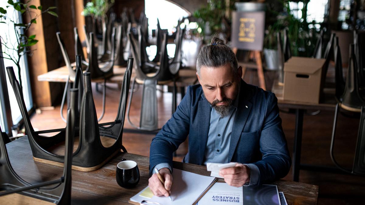 imm romania afacerile din sectorul horeca scad cu 10 miliarde lei daca tva urca la 21