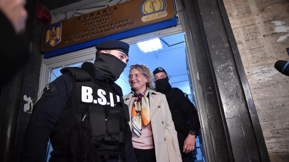 nicusor dan a trecut o in rezerva pe sefa spitalului militar acuzata de fapte de coruptie o armata puternica inseamna integritate