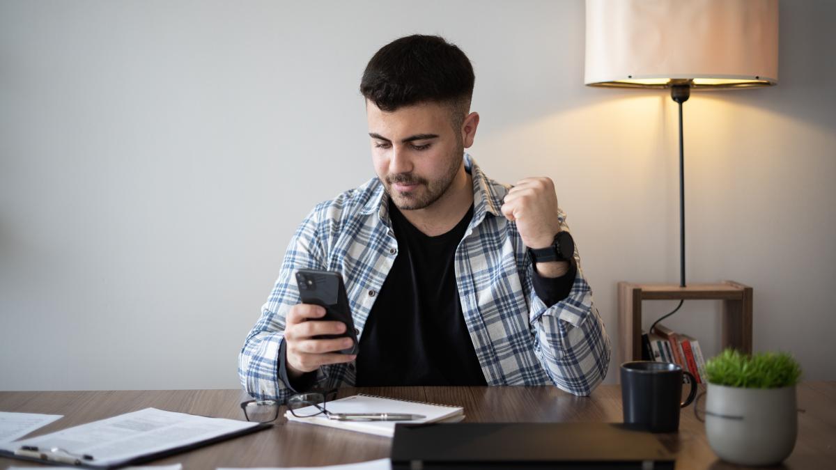 swiper primul cazinou online inspirat de retelele sociale din romania