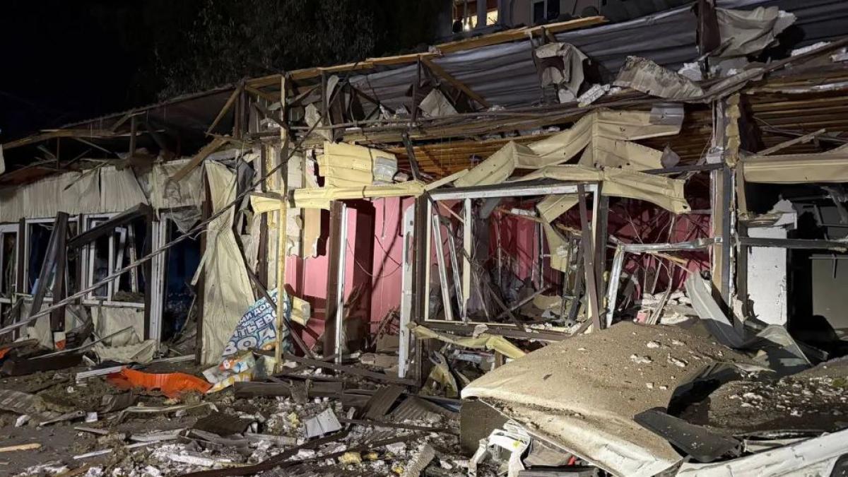 ucraina a atacat masiv cu drone rusia cu doua zile inainte de summitul din ungaria dintre trump putin cel putin 2 raniti