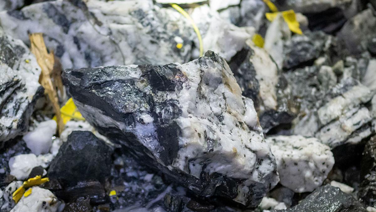 ue vrea sa stocheze materii prime critice pentru a si asigura independenta industriala trebuie sa controlam tehnologiile critice