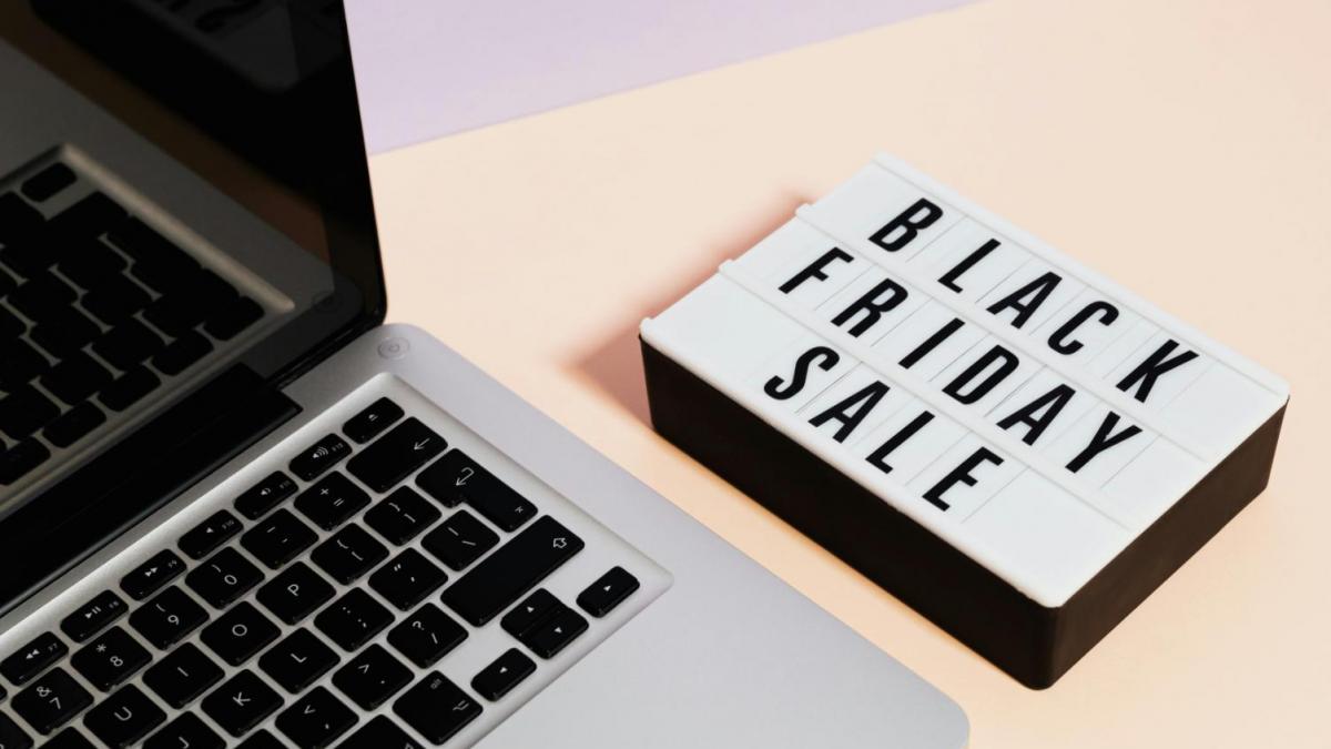 5 motive pentru care să cumperi lucruri de Black Friday - cum să alegi inspirat