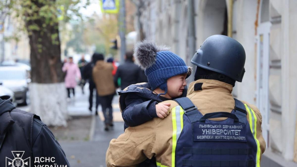 putin a bombardat o gradinita din ucraina dupa ce trump a anulat summitul de la budapesta sapte oameni au murit inclusiv doi copii
