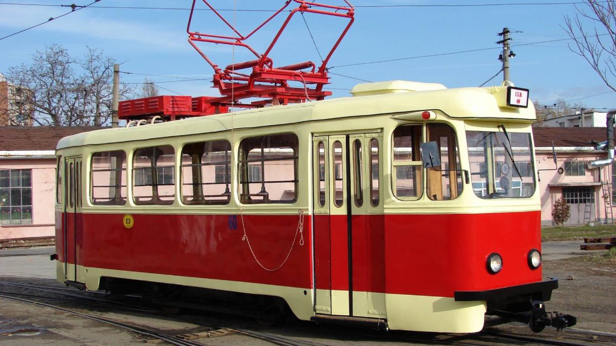 un tramvai a plecat singur din depou a circulat pe o artera importanta si a lovit o garnitura cu pasageri in arad sunt 4 victime