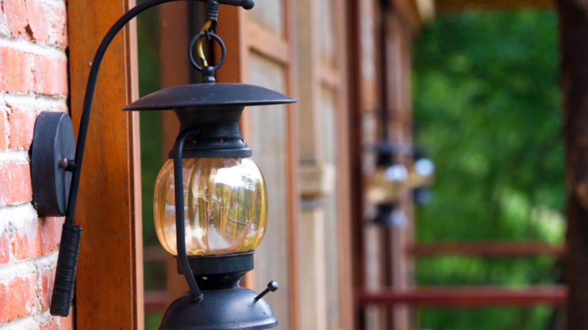 cum alegi sistemul de iluminare potrivit pentru alei si gradini