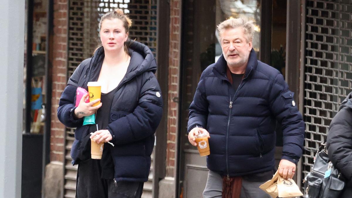 fiica lui alec baldwin si a lui kim basinger si a criticat dur parintii sunt narcisisti si toxici